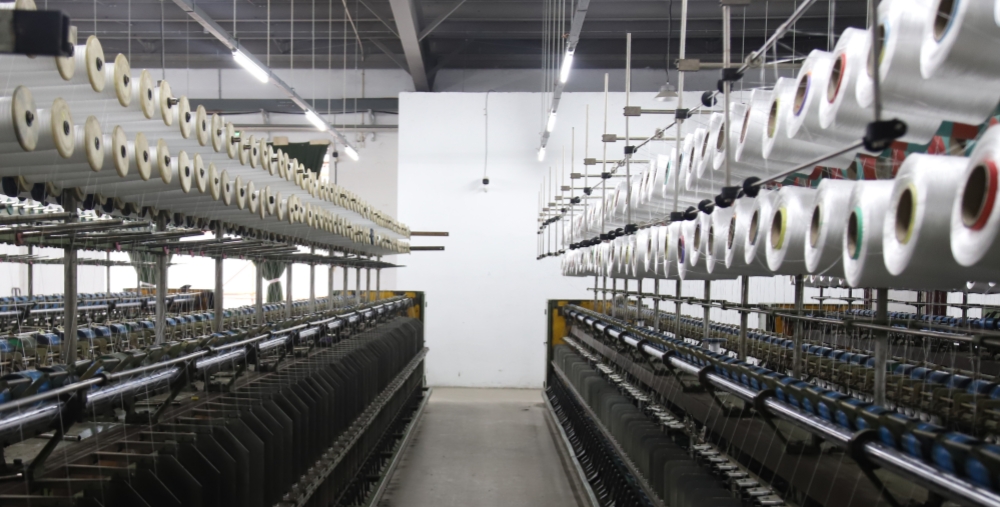 Yarn_Twisting_01.jpg Yarn_Twisting_01.jpg